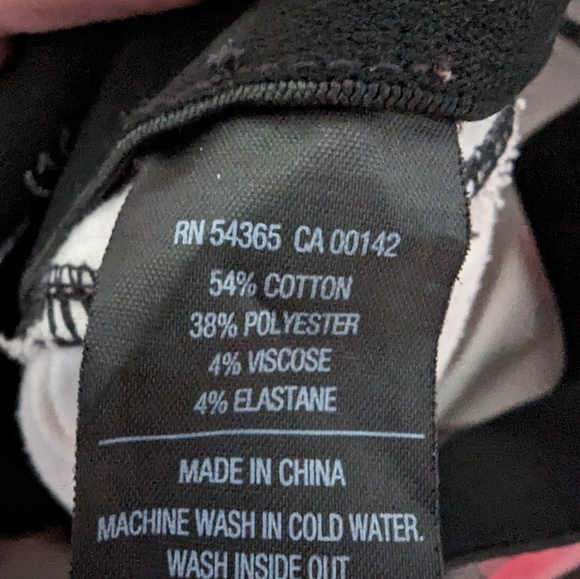 4/$15 - EUC Women's Luxe Denim Jegging with 4 way stretch - Picture 8 of 8